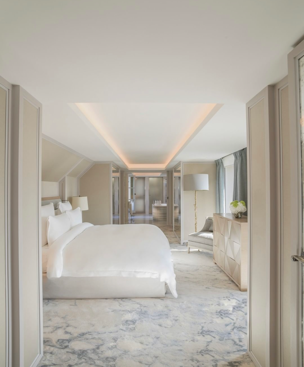 legendary hotel in paris 