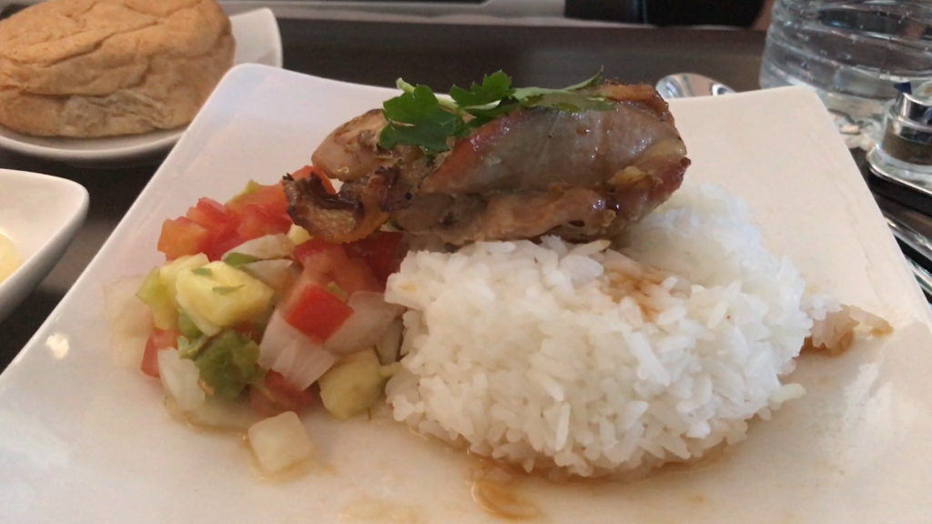 hawaiian airlines business class main entrée