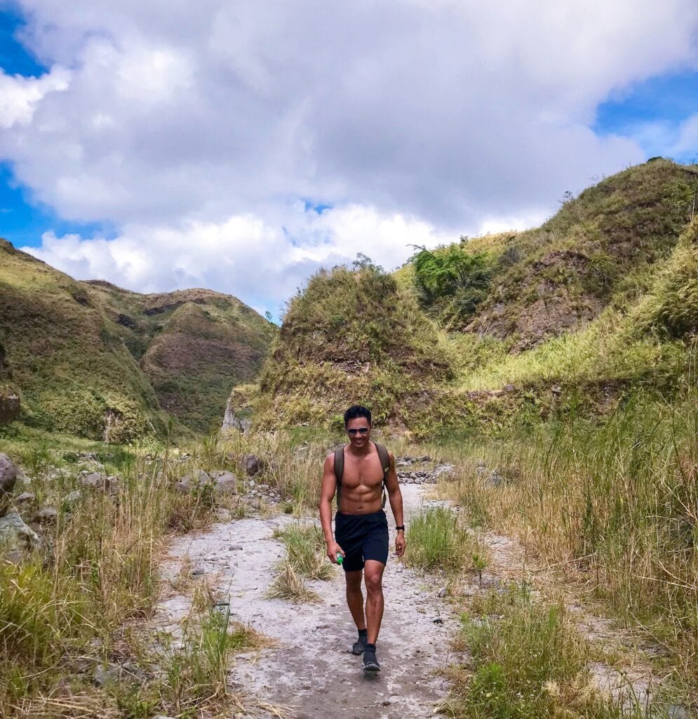 trekking mount pinatubo day tour from manila