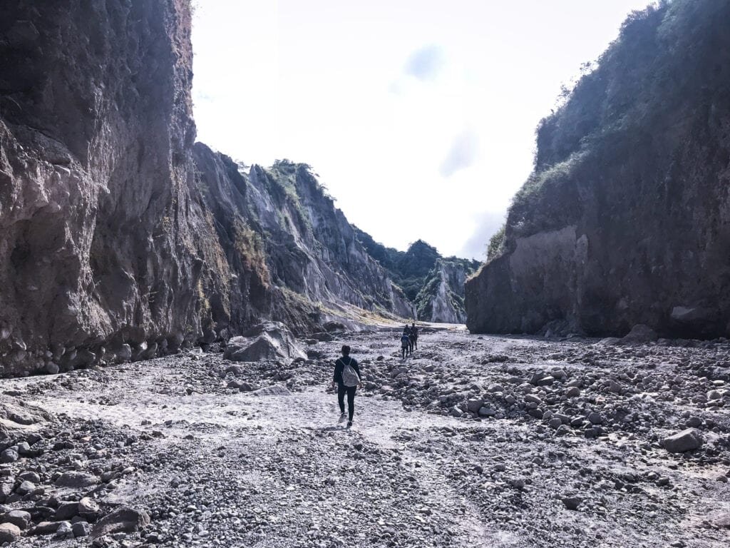trekking mount day pinatubo luzon philippines day tour