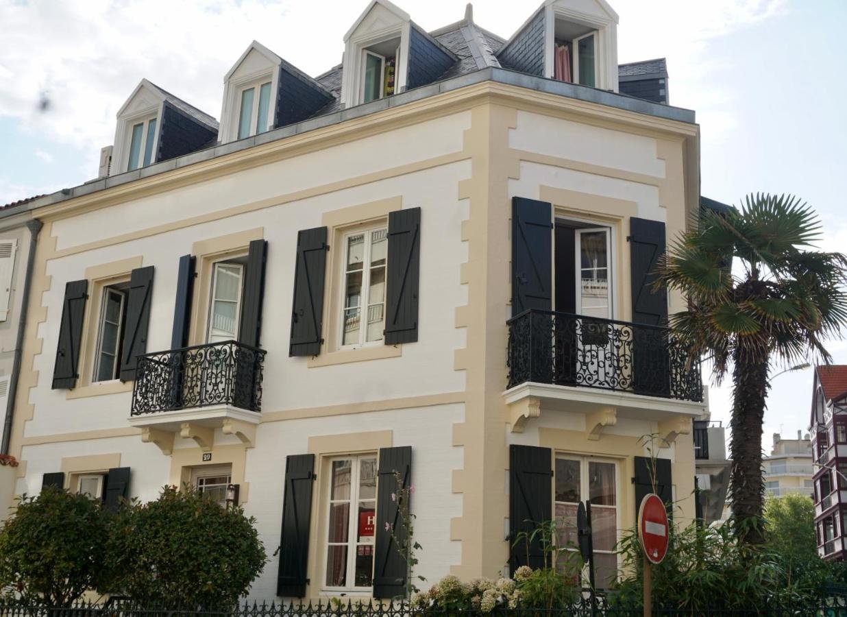 Gallery image of this property